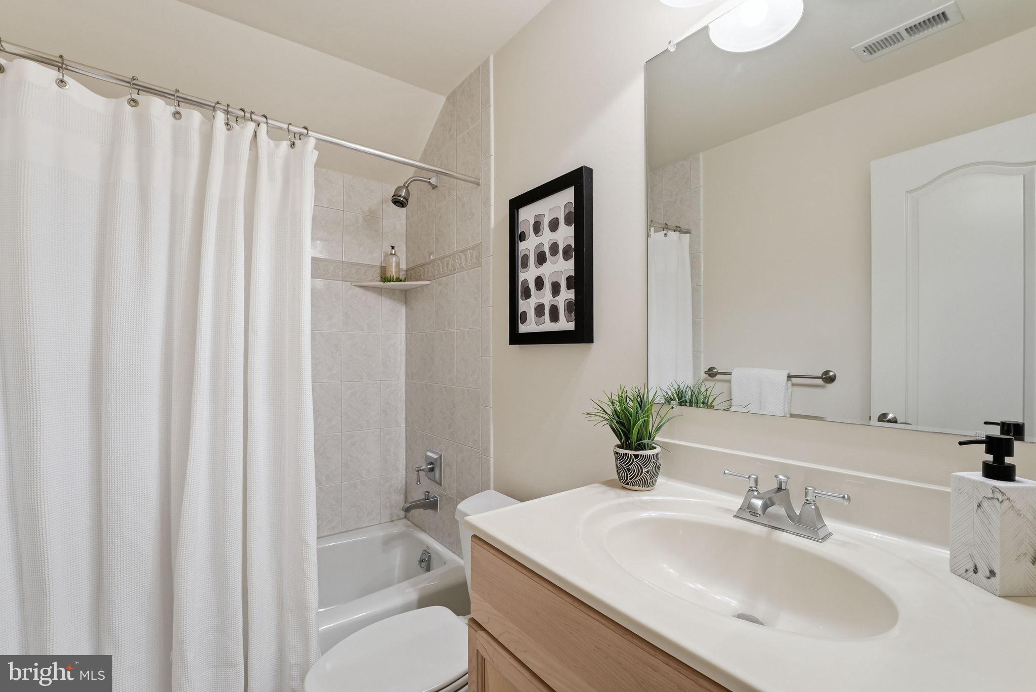 5836 Conway Road Bethesda, MD 20817 - Photo 41 of 55 Nanny suite full bath