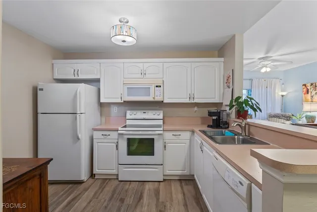 $189,900 | 15430 Bellamar Circle, Unit 3014, Fort Myers, FL 33908