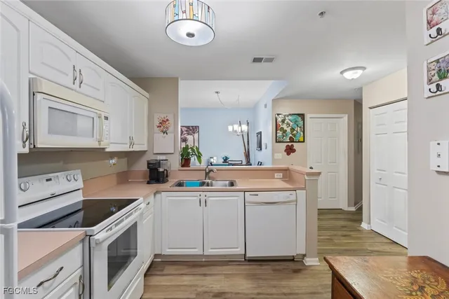 $189,900 | 15430 Bellamar Circle, Unit 3014, Fort Myers, FL 33908