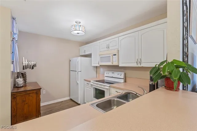 $189,900 | 15430 Bellamar Circle, Unit 3014, Fort Myers, FL 33908