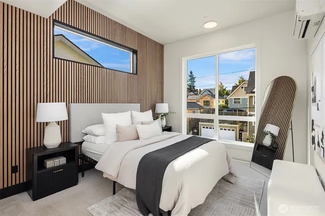 $1,320,000 | 4421 2nd Avenue Northeast, Seattle, WA 98105