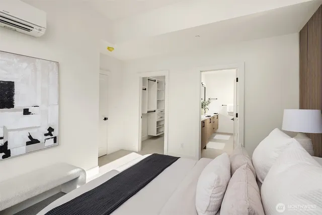 $1,320,000 | 4421 2nd Avenue Northeast, Seattle, WA 98105