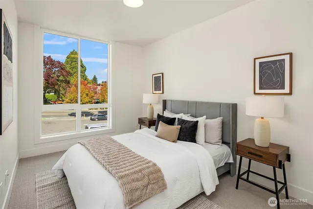 $1,320,000 | 4421 2nd Avenue Northeast, Seattle, WA 98105