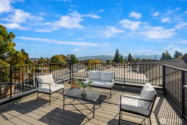 $1,320,000 | 4421 2nd Avenue Northeast, Seattle, WA 98105