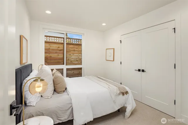 $1,320,000 | 4421 2nd Avenue Northeast, Seattle, WA 98105