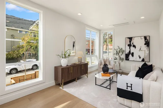 $1,320,000 | 4421 2nd Avenue Northeast, Seattle, WA 98105