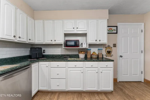 $400,000 | 218 Christin Drive, Clinton, TN 37716