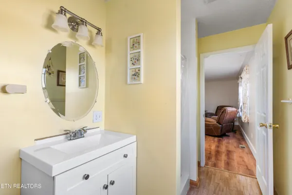$400,000 | 218 Christin Drive, Clinton, TN 37716