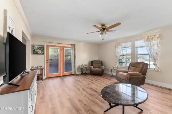 $400,000 | 218 Christin Drive, Clinton, TN 37716