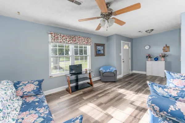 $400,000 | 218 Christin Drive, Clinton, TN 37716
