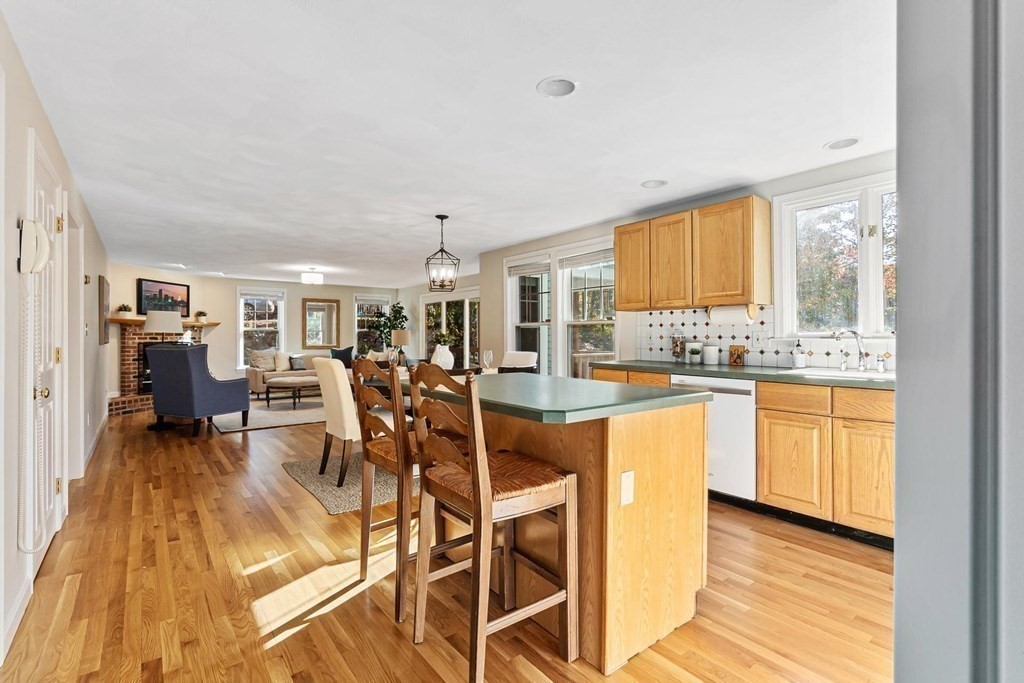 3 Old Town Road Beverly, MA 01915 - Photo 11 of 42
