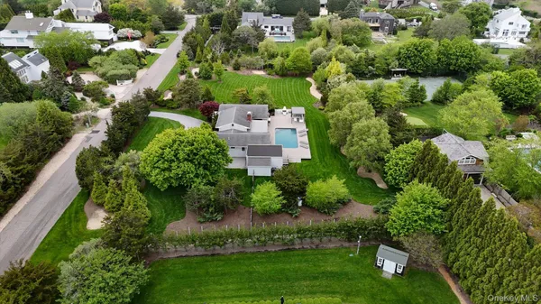 $2,750,000 | 4 Stillwaters Lane, Westhampton Beach, NY 11978