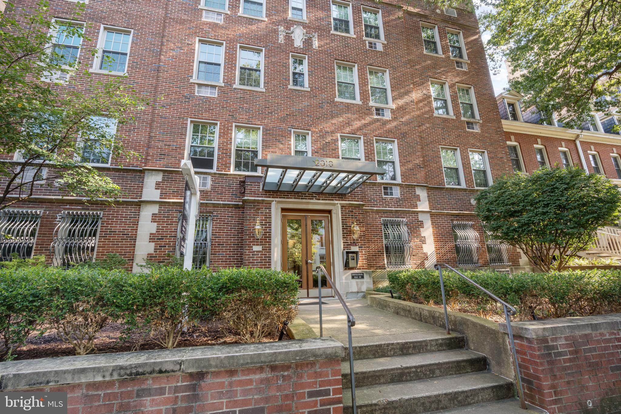 2010 Kalorama Road Northwest, Unit 404 Washington, DC 20009 - Photo 3 of 20 Gallery Image 3