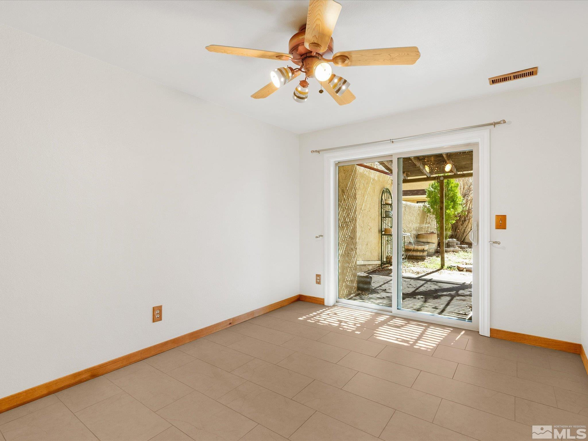 8780 Dixon Lane Reno, NV 89511 - Photo 10 of 24 Photo 10