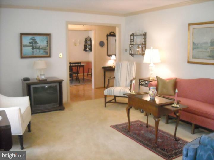 706 Halstead Road Wilmington, DE 19803 - Photo 8 of 25 Living Room