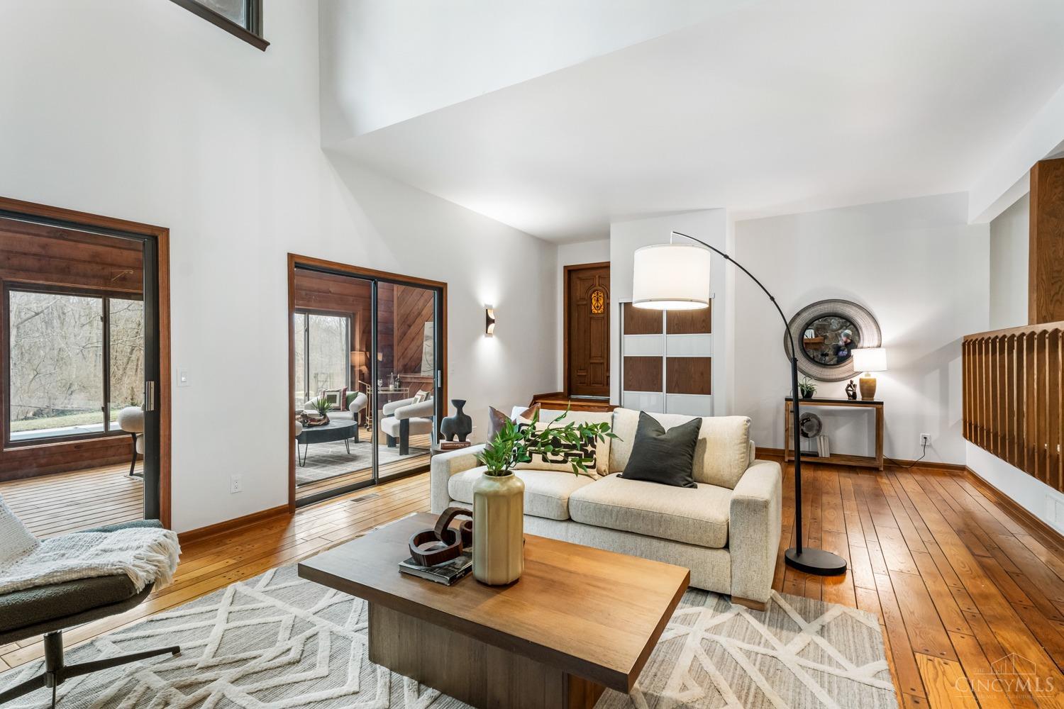 3201 Crest Road Cincinnati, OH 45251 - Photo 10 of 60 Gallery Image 10