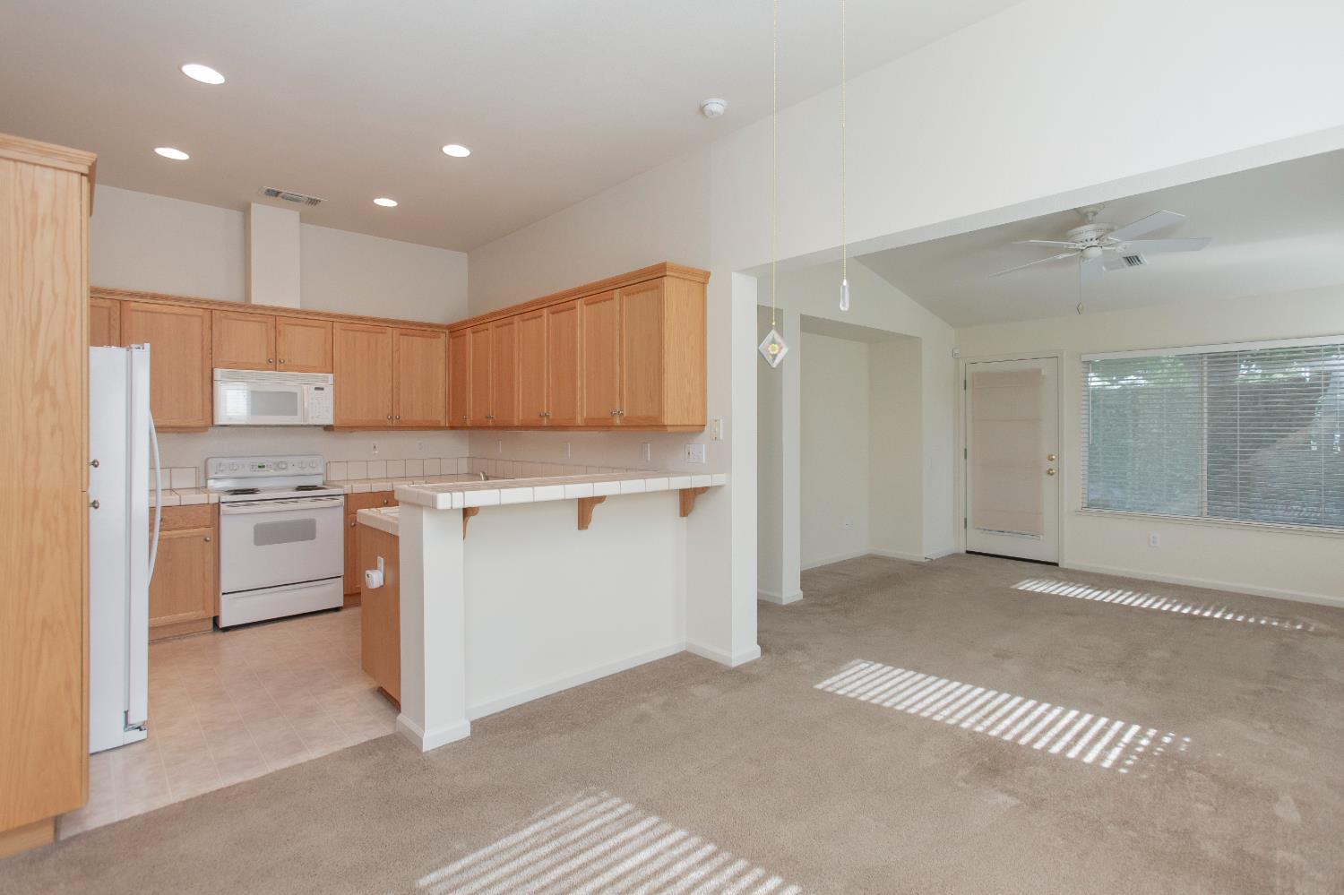 202 Meandering Way Turlock, CA 95382 - Photo 3 of 29