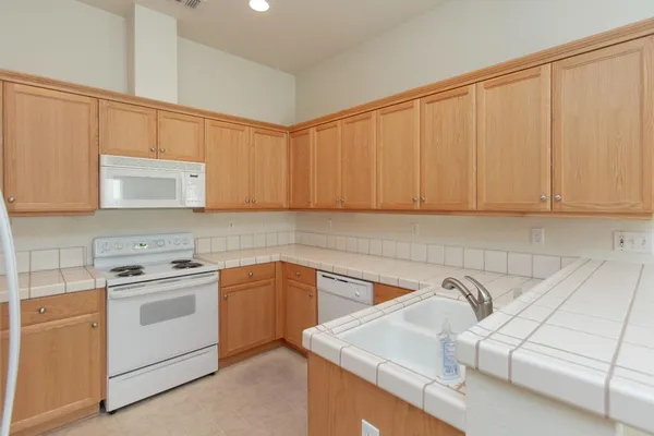 $429,000 | 202 Meandering Way, Turlock, CA 95382