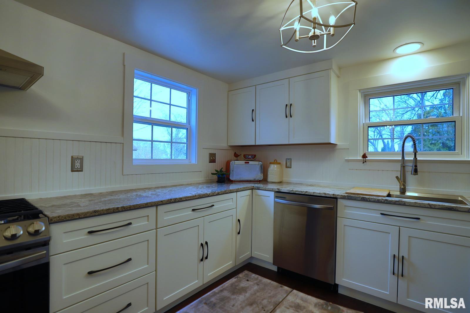 373 East High Point Road Peoria, IL 61614 - Photo 18 of 46 Gallery Image 18