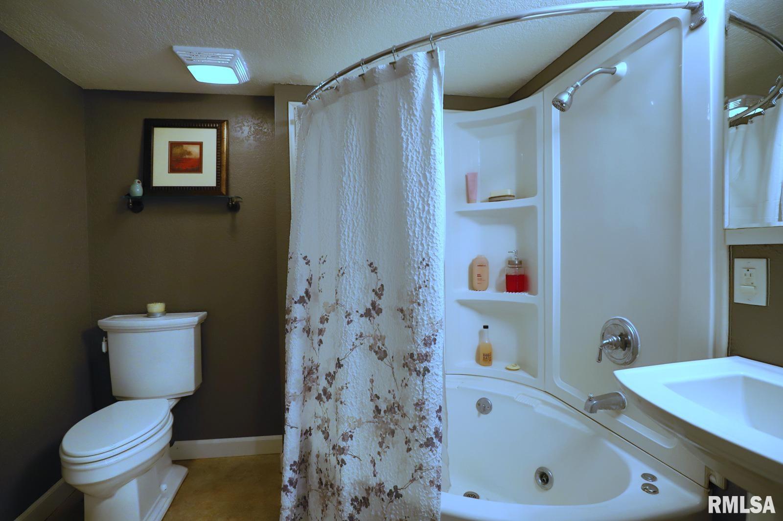 373 East High Point Road Peoria, IL 61614 - Photo 31 of 46 Gallery Image 31
