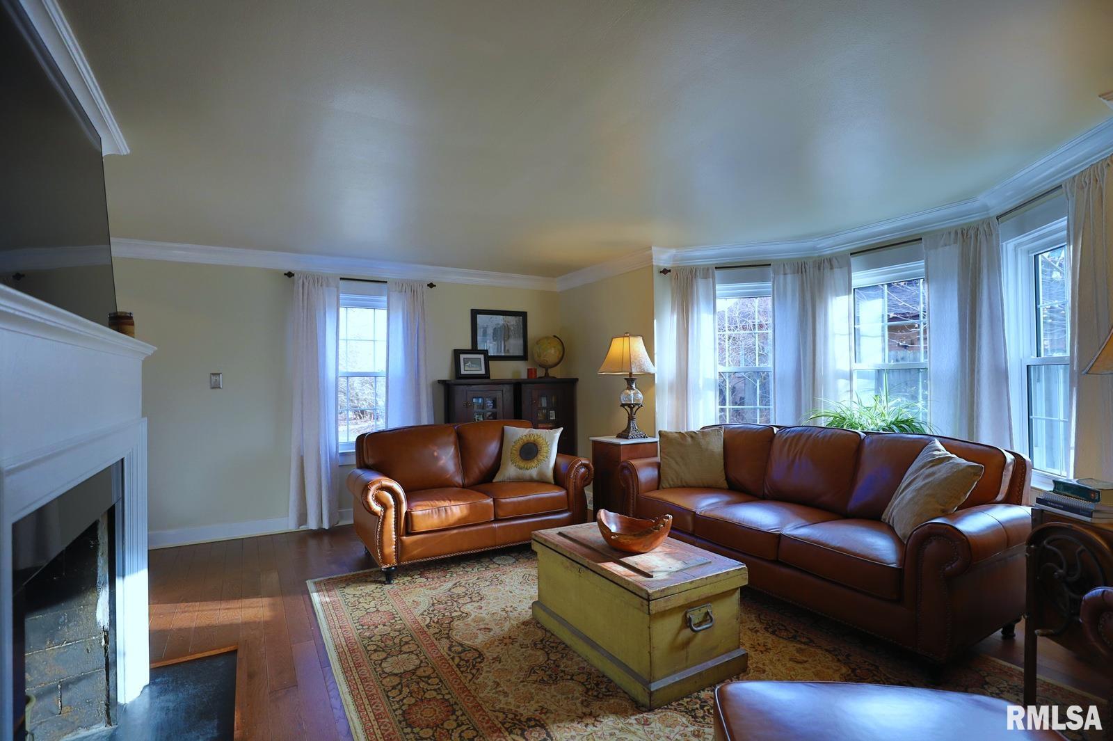 373 East High Point Road Peoria, IL 61614 - Photo 6 of 46 Gallery Image 6