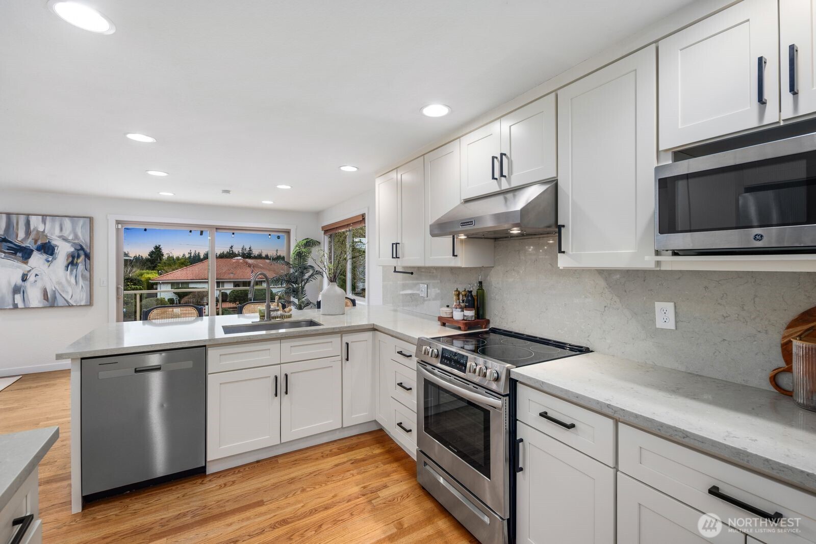 17909 73rd Avenue West Edmonds, WA 98026 - Photo 10 of 35