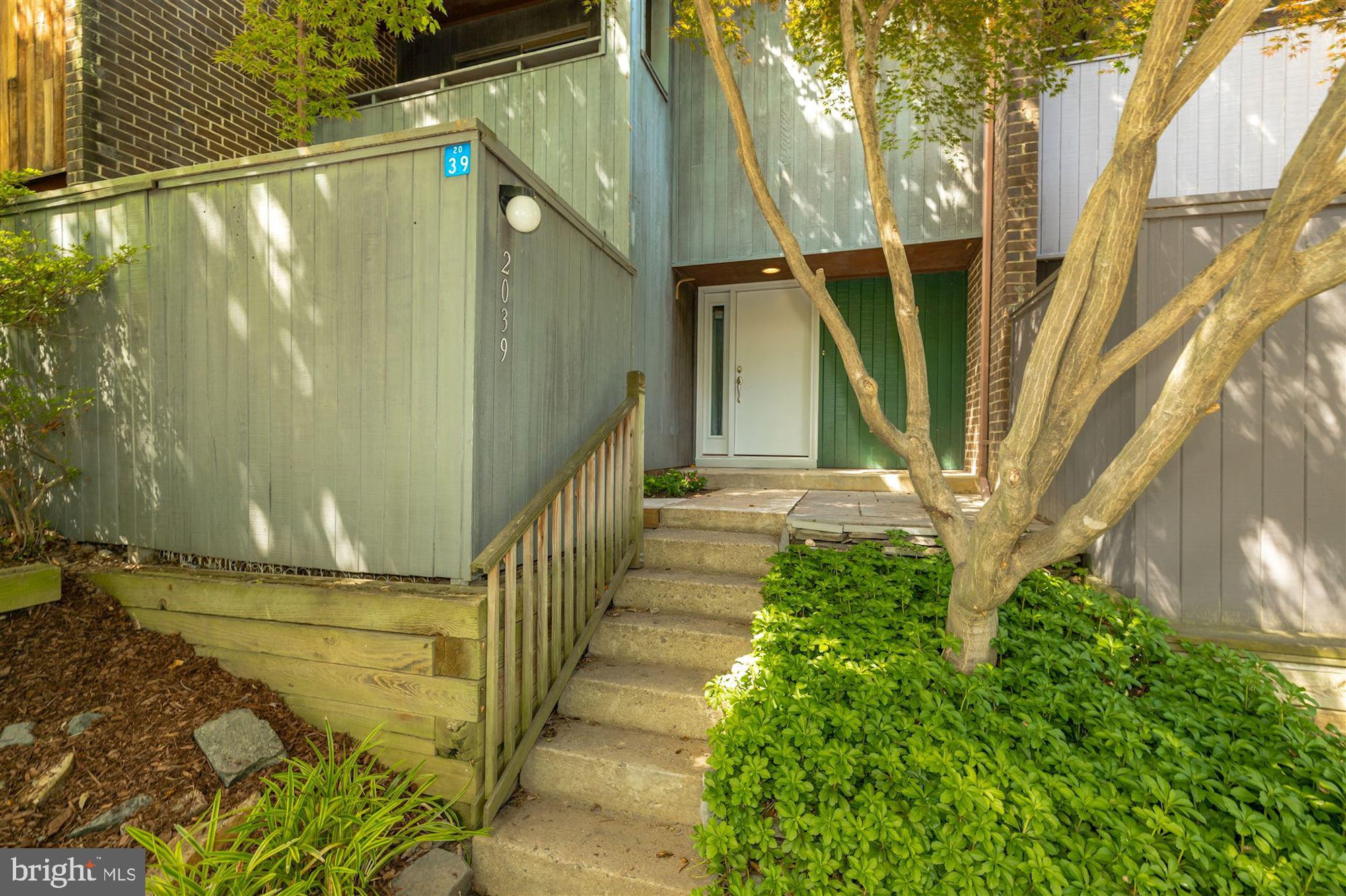 2039 Wethersfield Court Reston, VA 20191 - Photo 1 of 17 Welcome to 2039 Wethersfield Court!