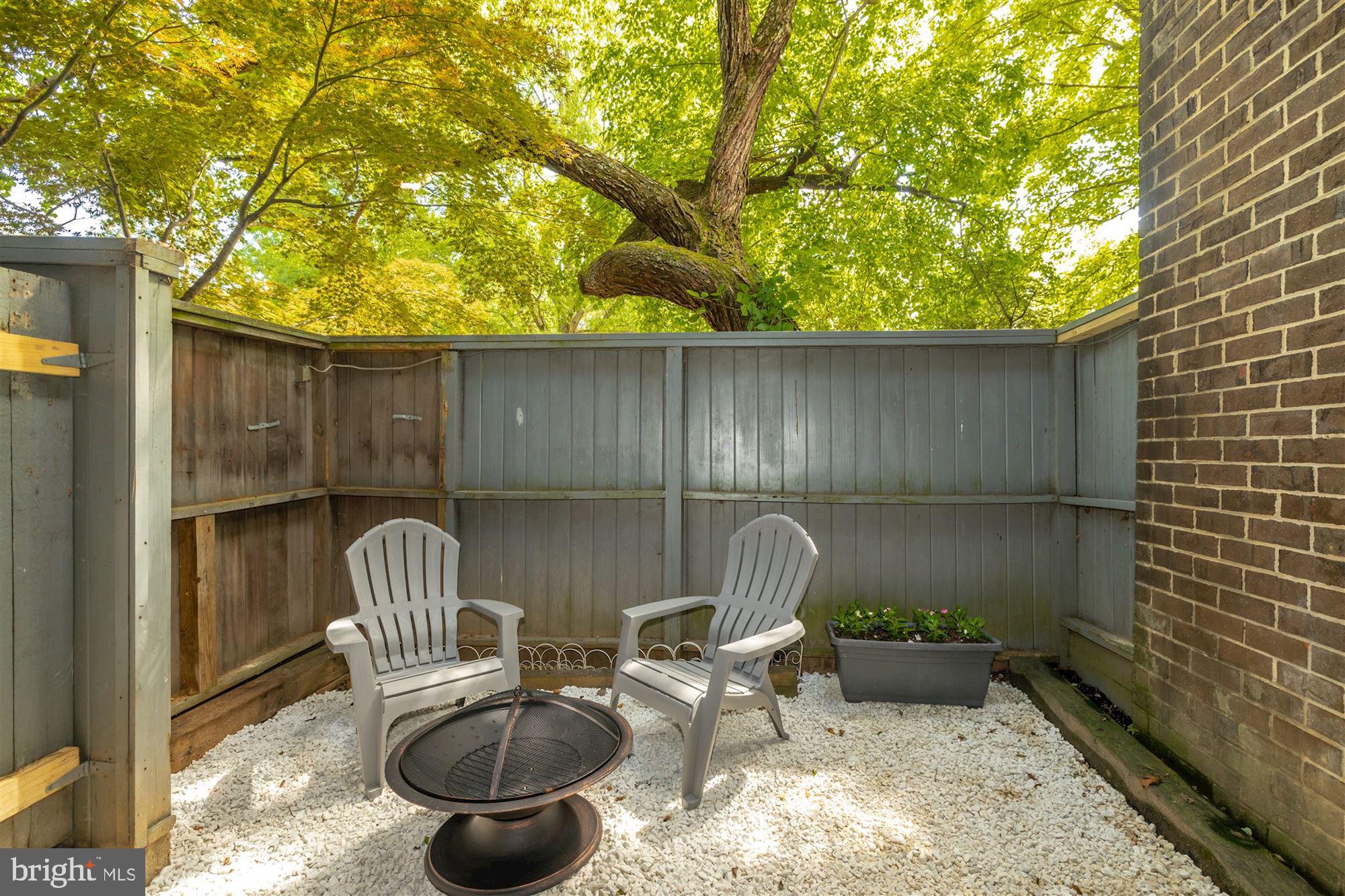 2039 Wethersfield Court Reston, VA 20191 - Photo 3 of 17 Patio Area Off Kitchen
