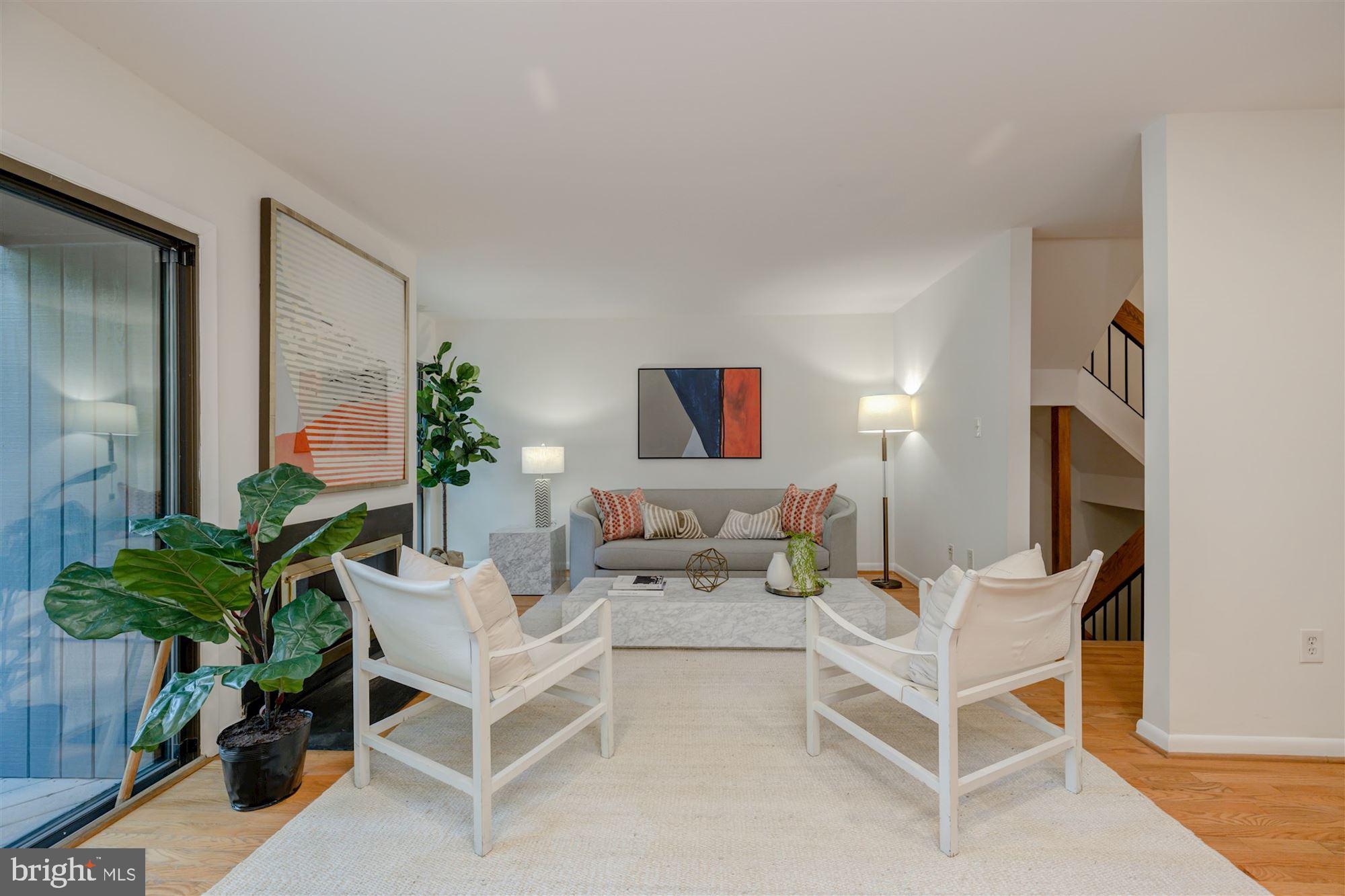 2039 Wethersfield Court Reston, VA 20191 - Photo 5 of 17 Formal Living Room