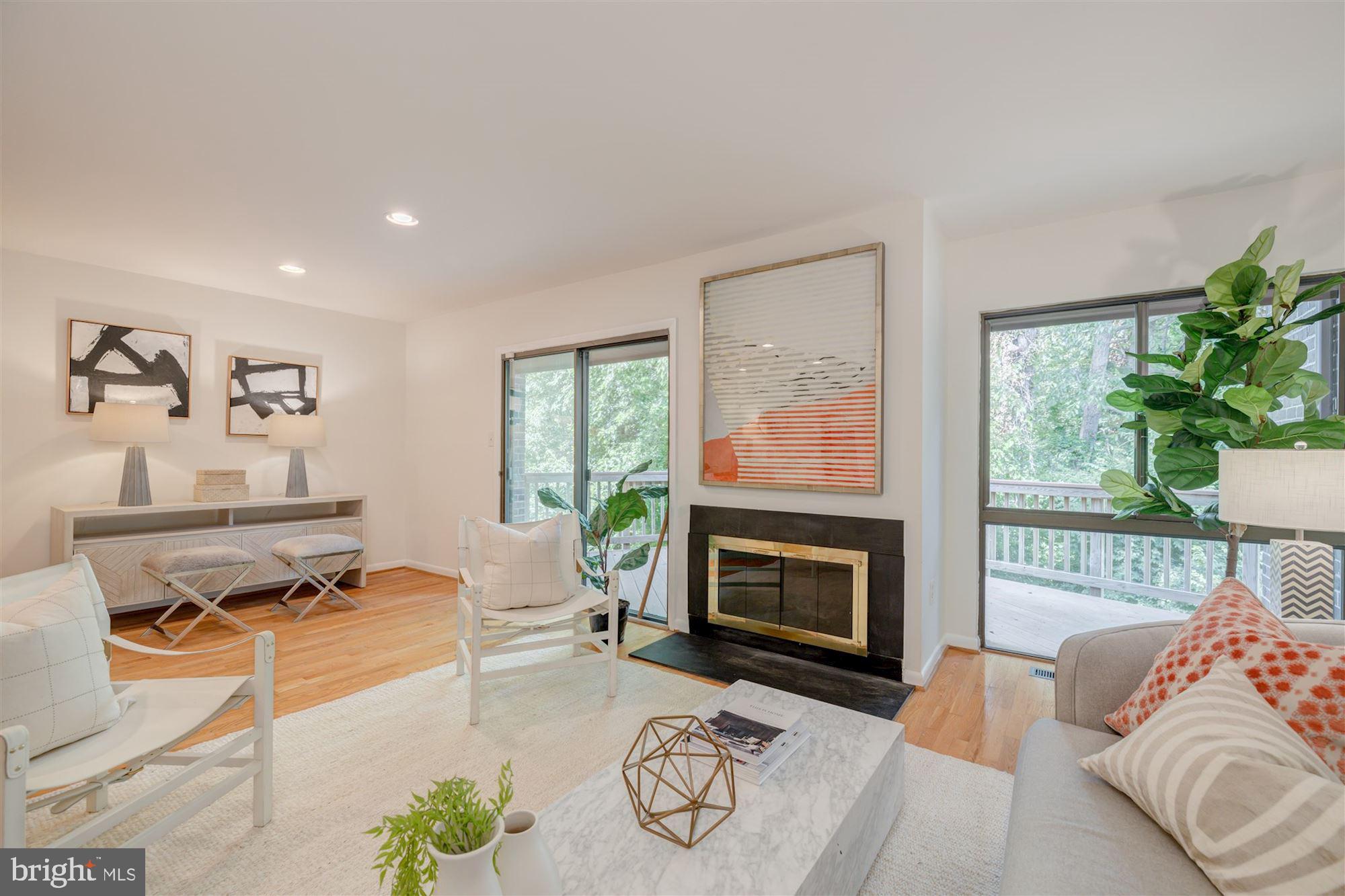 2039 Wethersfield Court Reston, VA 20191 - Photo 6 of 17 Spacious Living Room