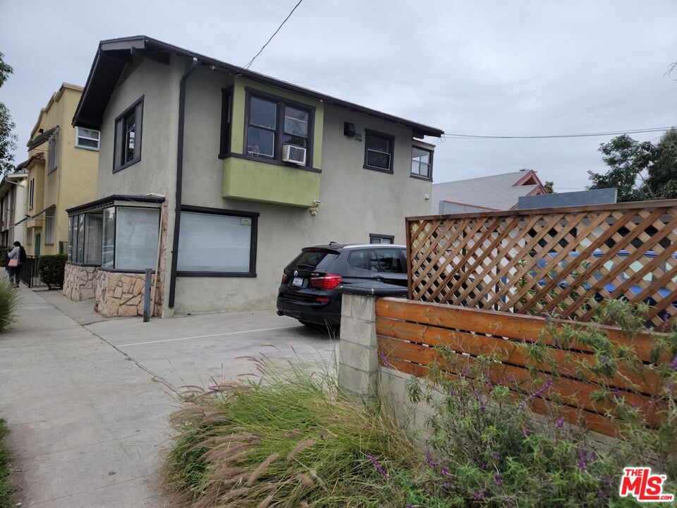702 Cedar Avenue Long Beach, CA 90813 - Photo 3 of 25