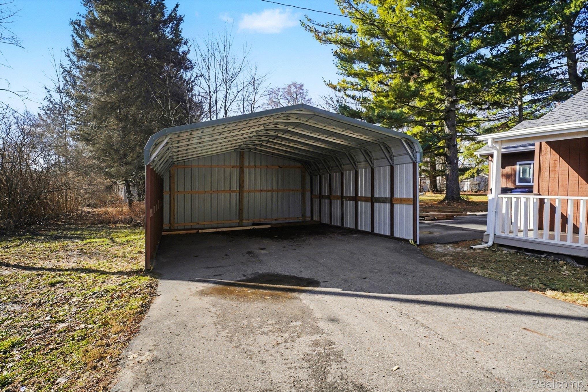 3401 North Center Road Flint, MI 48506 - Photo 17 of 25 016_file_6389.jpg