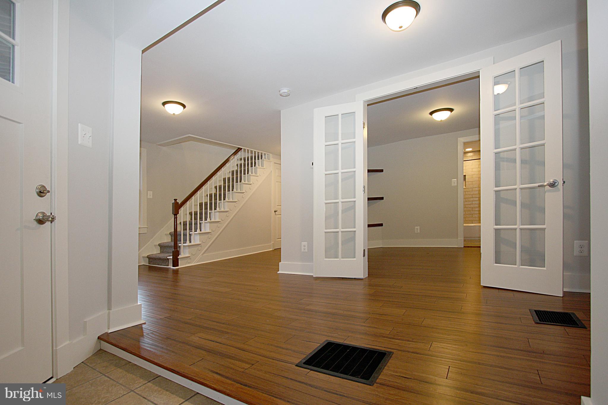 14448 Edgemont Road Smithsburg, MD 21783 - Photo 11 of 49 Foyer (12x10)
