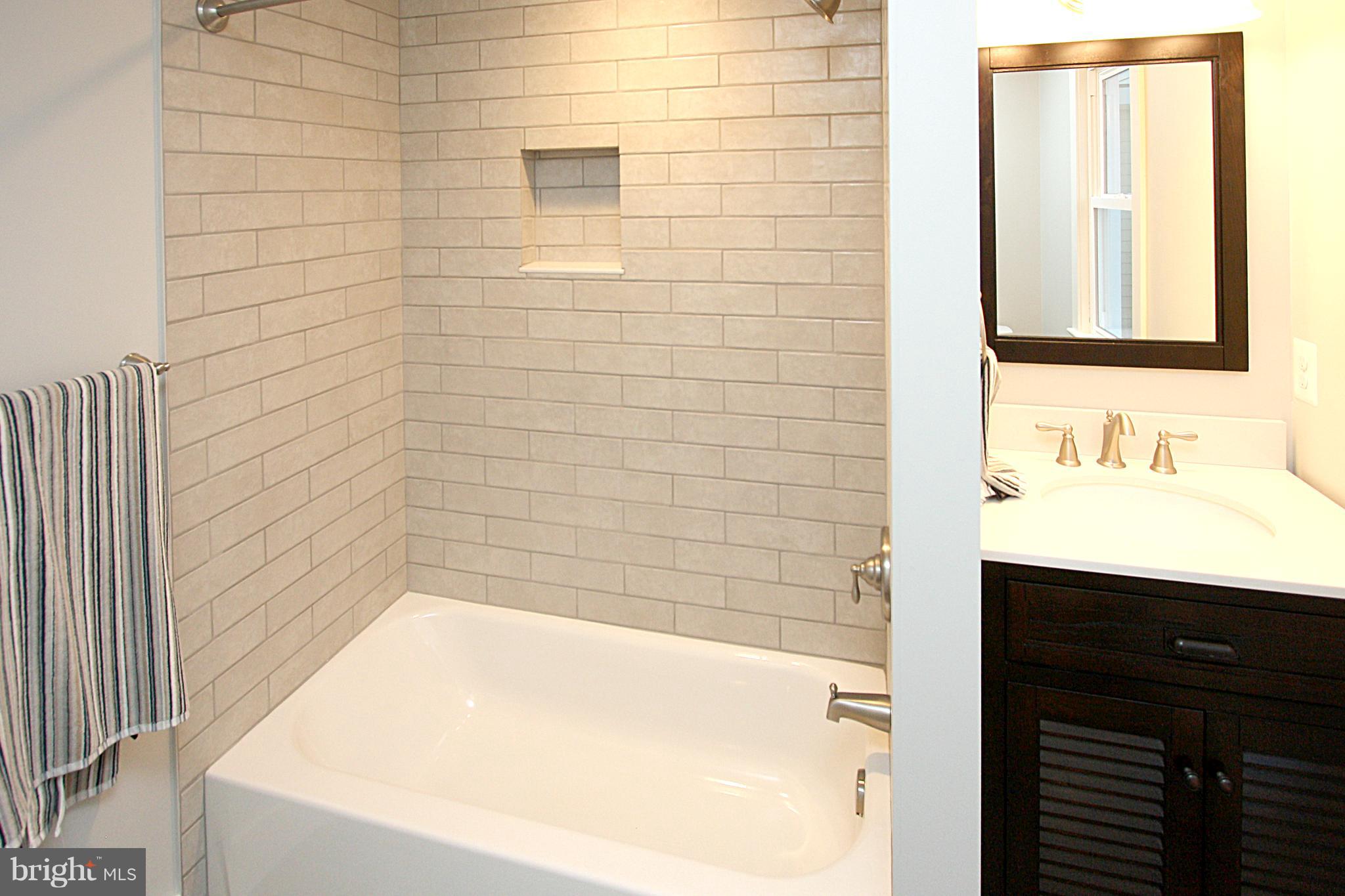 14448 Edgemont Road Smithsburg, MD 21783 - Photo 21 of 49 Main Level Full Bath (8x8)