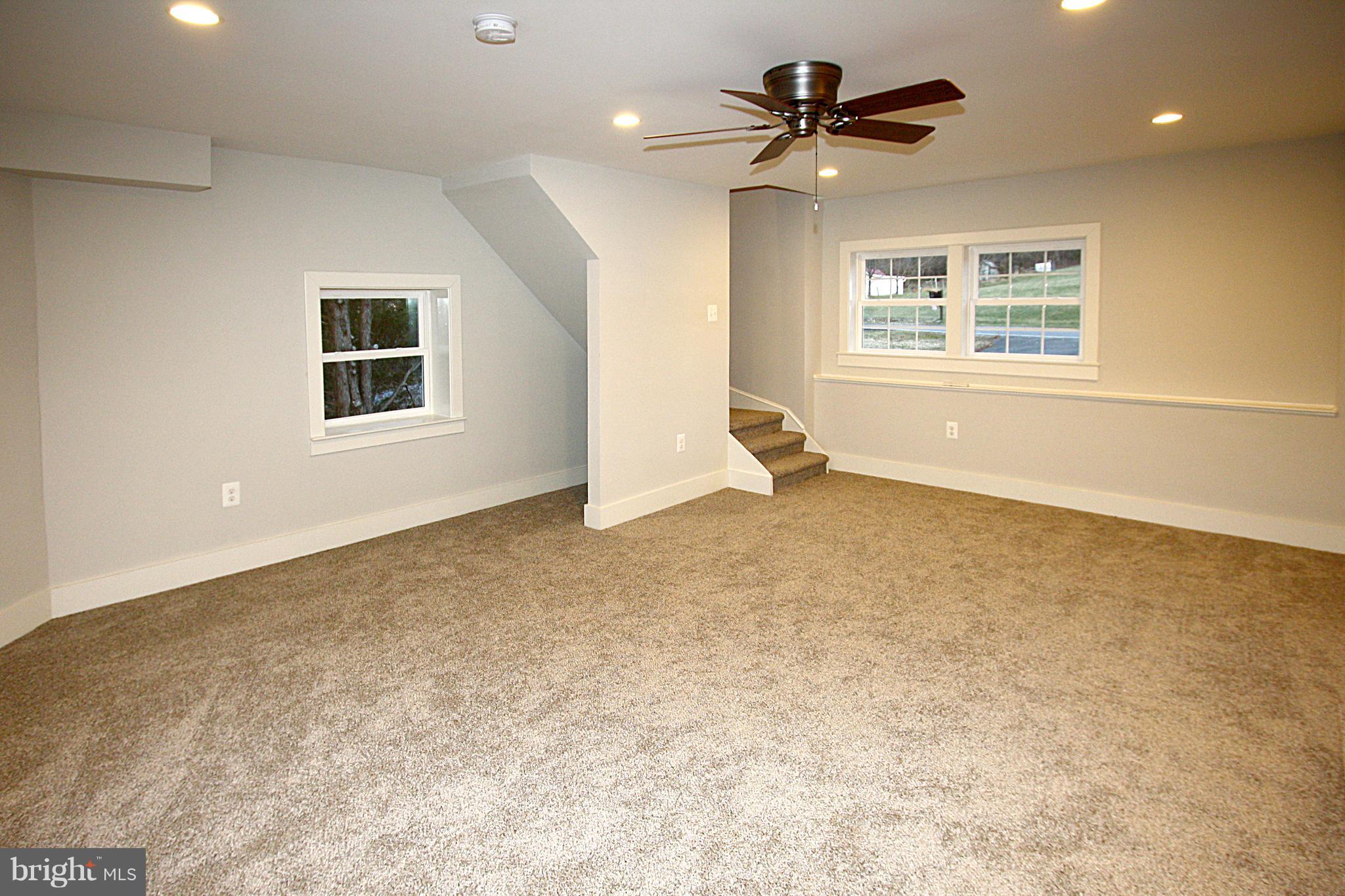 14448 Edgemont Road Smithsburg, MD 21783 - Photo 33 of 49 Family Room (20x16)