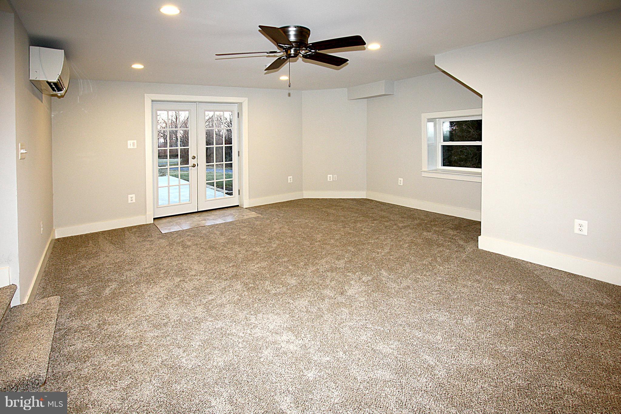 14448 Edgemont Road Smithsburg, MD 21783 - Photo 34 of 49 Family Room w/Walkout to Large Porch (20x16)