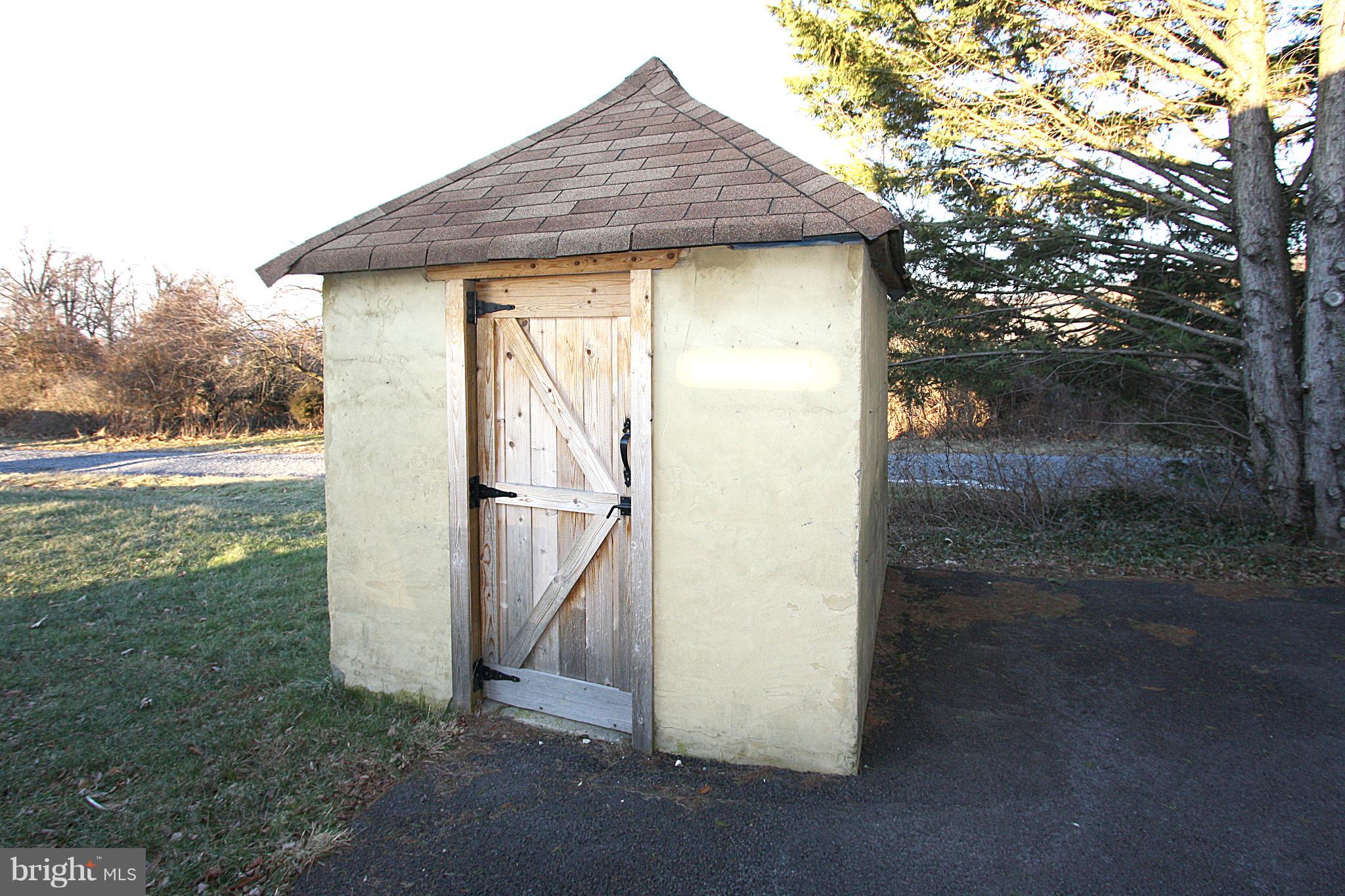 14448 Edgemont Road Smithsburg, MD 21783 - Photo 46 of 49 Patio Area Storage Shed