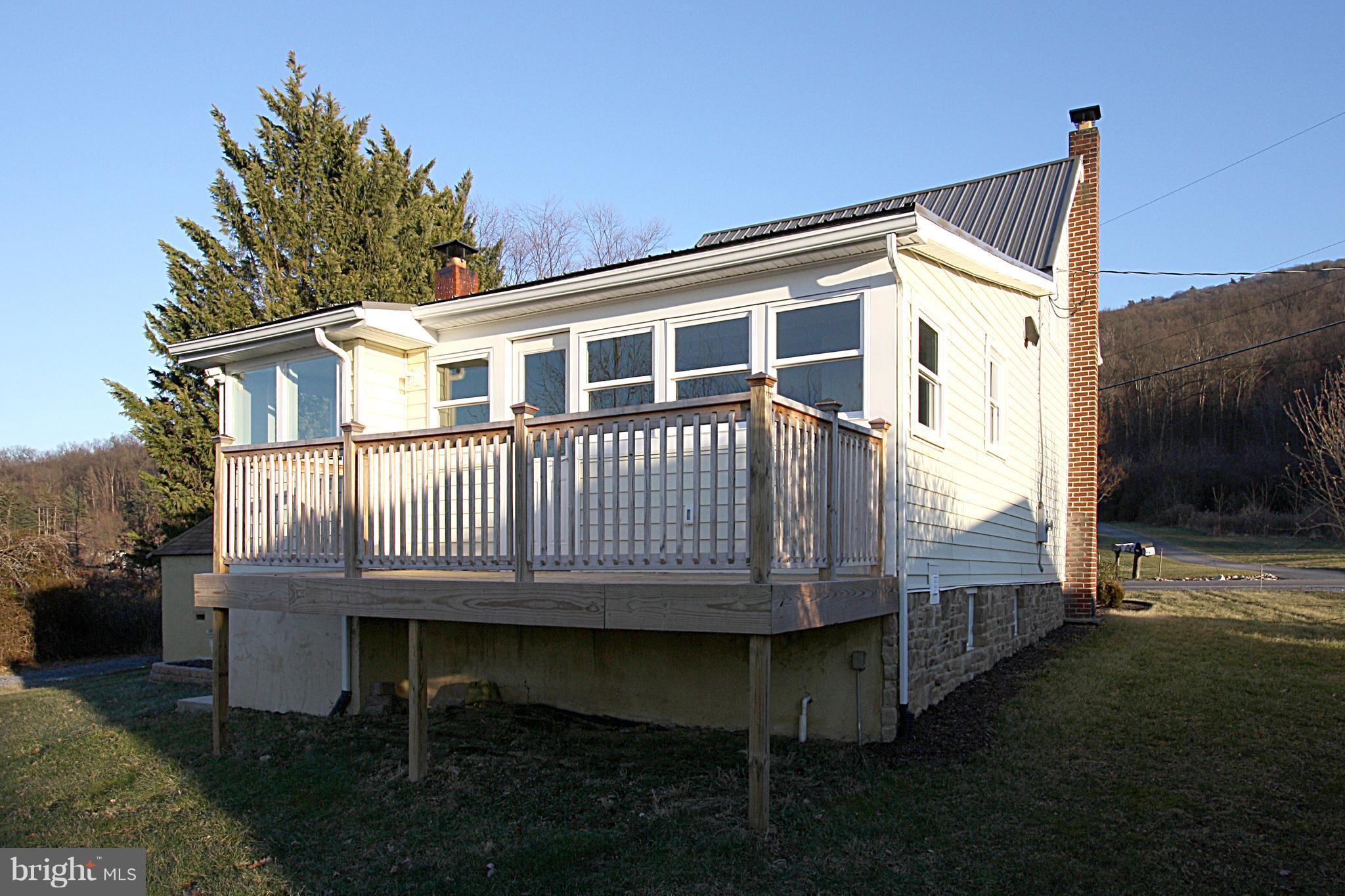 14448 Edgemont Road Smithsburg, MD 21783 - Photo 8 of 49 Rear Deck