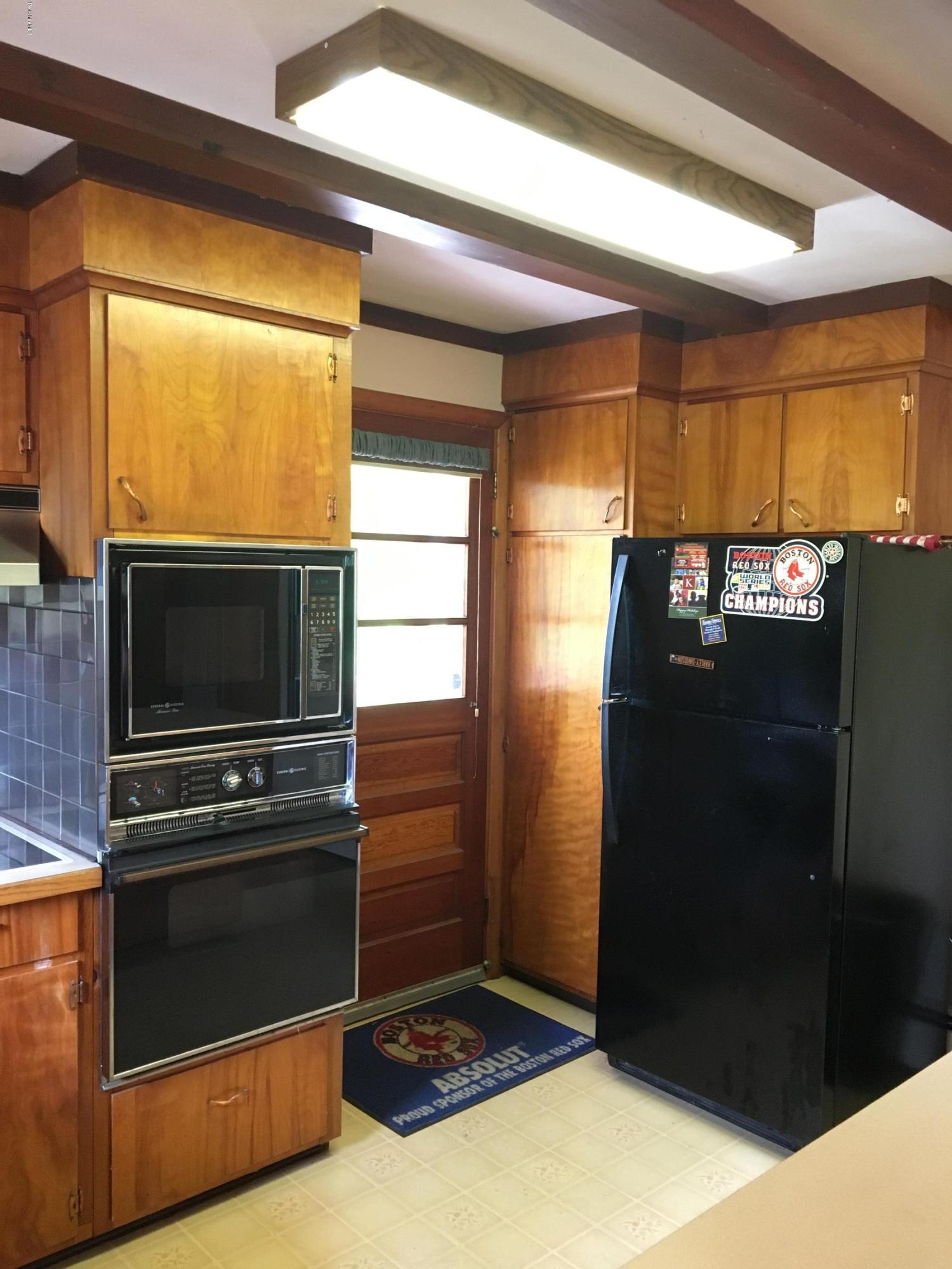 355 South State Road Cheshire, MA 01225 - Photo 19 of 31 kitchen vw2