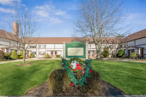 $385,000 | 107 15th Street, Unit E1, Garden City, NY 11530