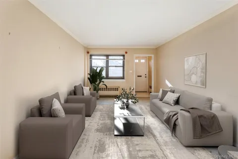 $385,000 | 107 15th Street, Unit E1, Garden City, NY 11530