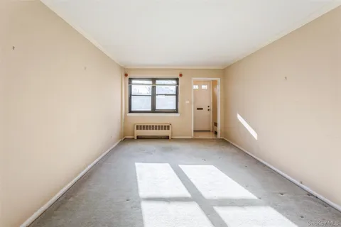 $385,000 | 107 15th Street, Unit E1, Garden City, NY 11530