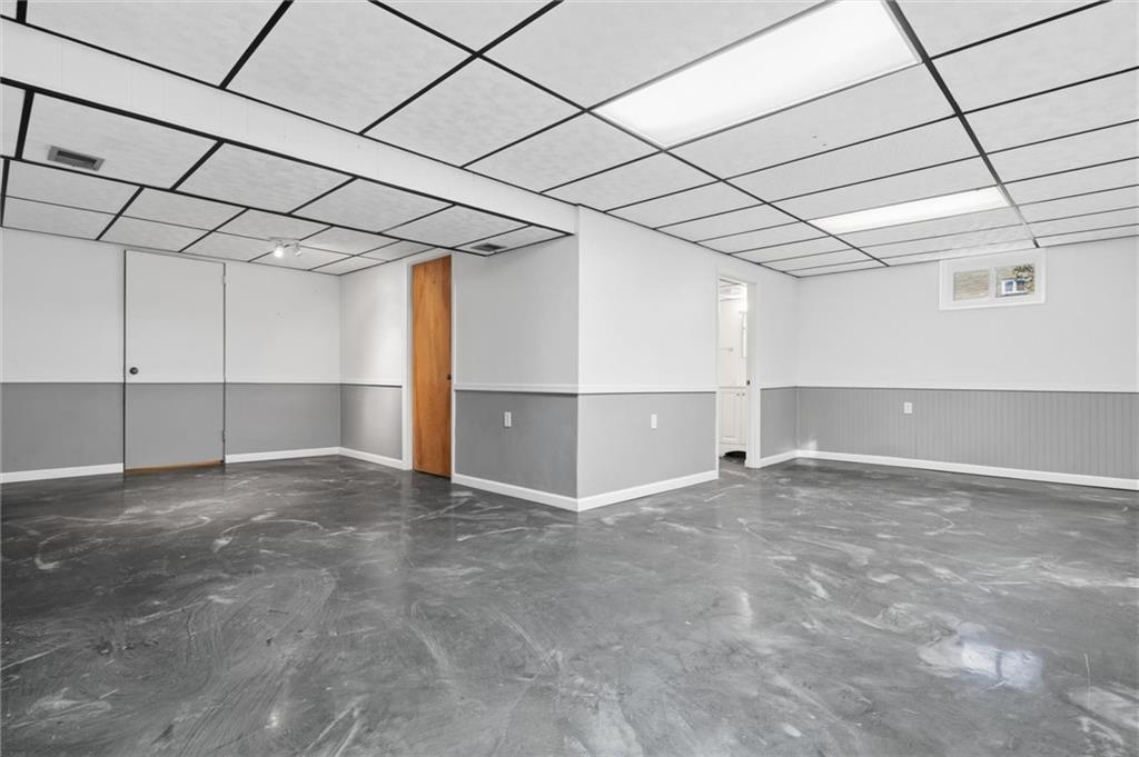 2055 Washington Road Pittsburgh, PA 15241 - Photo 26 of 31 a view of empty room