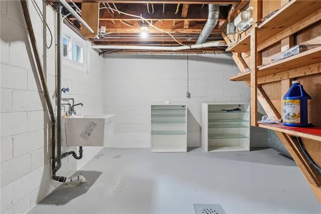 $2,500 | 2055 Washington Road, Pittsburgh, PA 15241