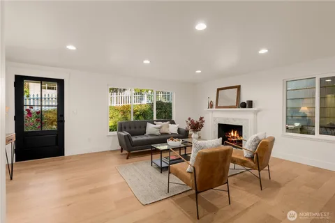 $1,425,000 | 3613 40th Avenue West, Seattle, WA 98199