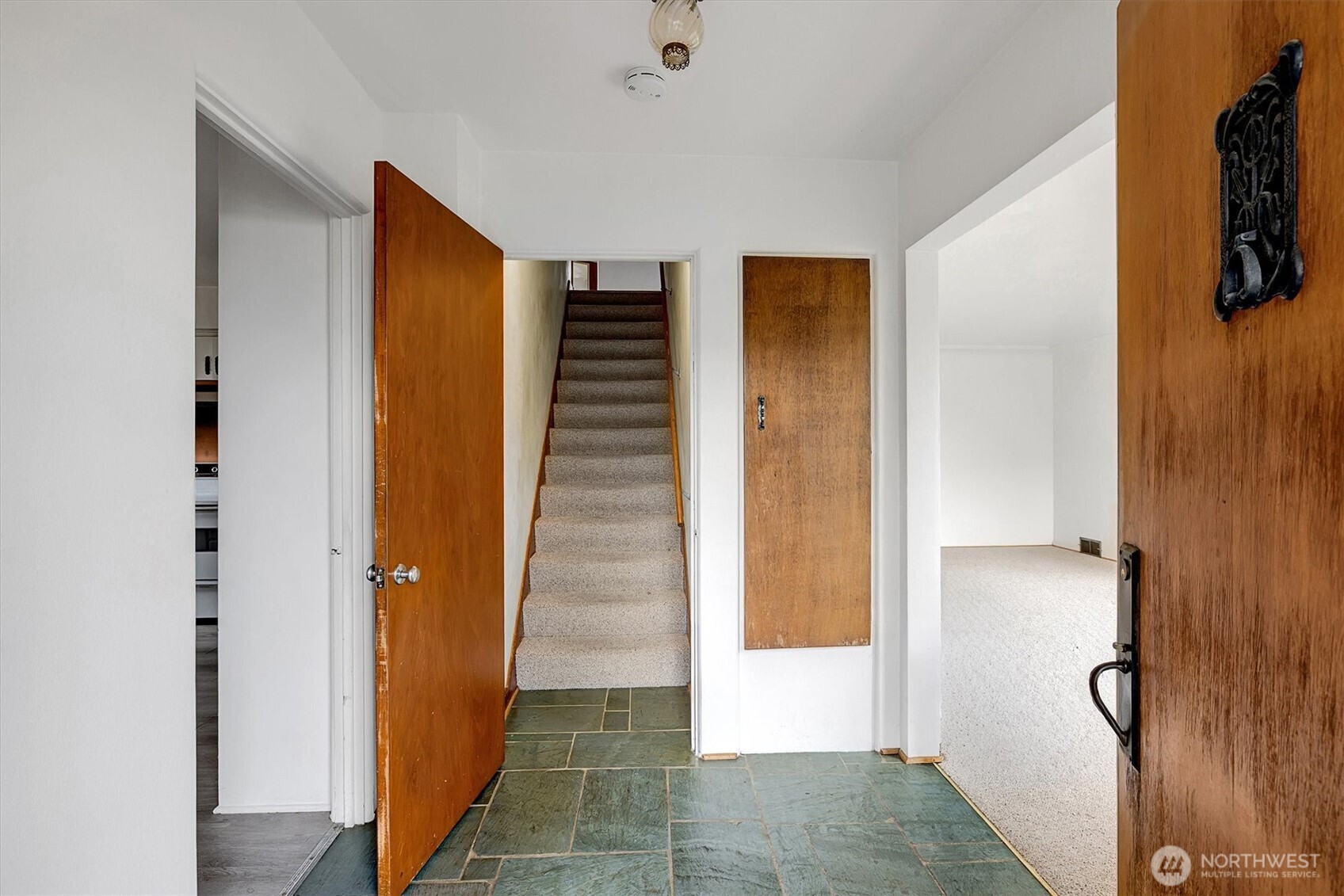 3002 Northwest 70th Street Seattle, WA 98117 - Photo 11 of 28