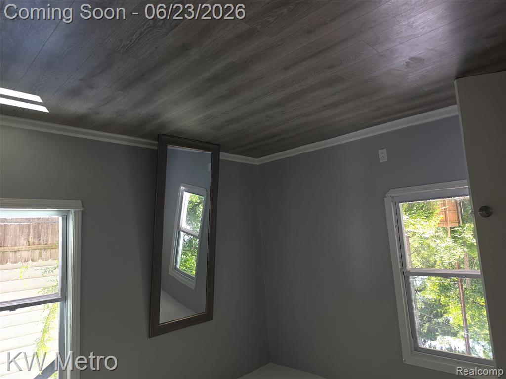 19350 Huntington Road Detroit, MI 48219 - Photo 10 of 16