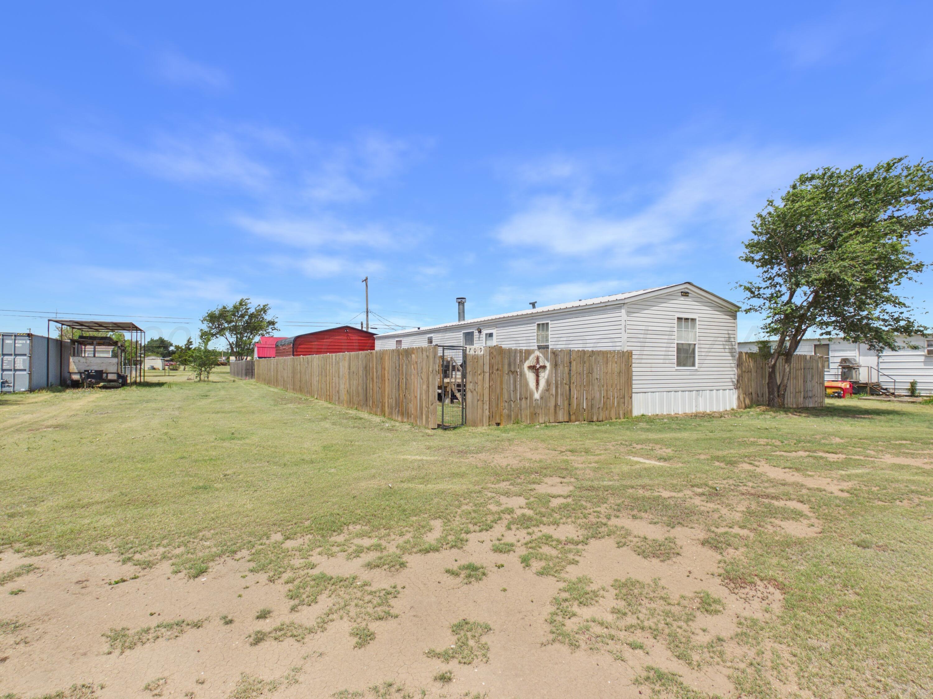 709 Ritchie Avenue Panhandle, TX 79068 - Photo 3 of 25 CAM06378G6-PR0023-STILL002