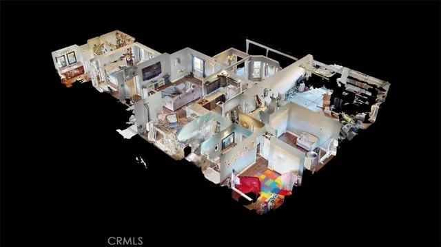 a picture of a table and a vase of flowers