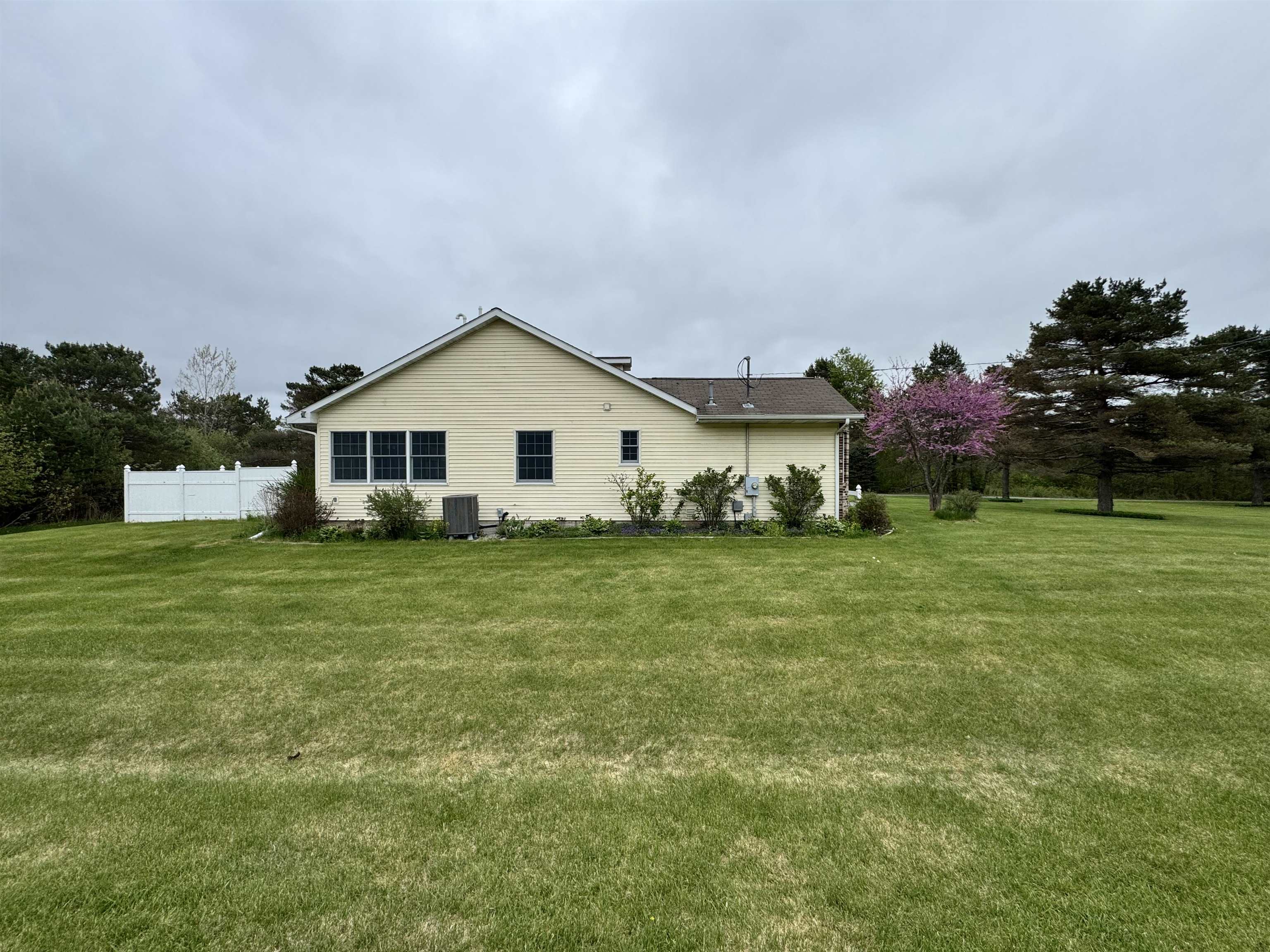 3201 East Long Lake Road Harrison, MI 48625 - Photo 43 of 47 1933959-b86e21ed-04ef-4e87-bdce-4f9d3fc5cc80.JPG